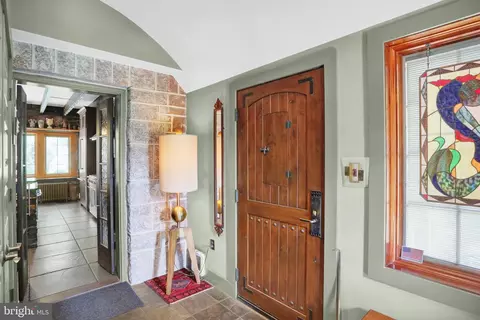 Entry Way - 459 Mount Penn Rd, Reading, PA 19607 photo 1 of 8