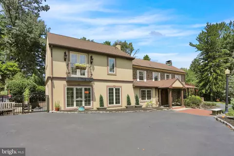 Exterior - 459 Mount Penn Rd, Reading, PA 19607 photo 3 of 32