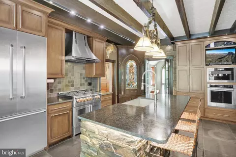Kitchen - 459 Mount Penn Rd, Reading, PA 19607 photo 9 of 9