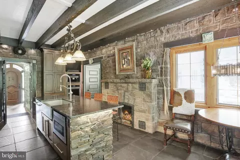 Kitchen - 459 Mount Penn Rd, Reading, PA 19607 photo 6 of 9