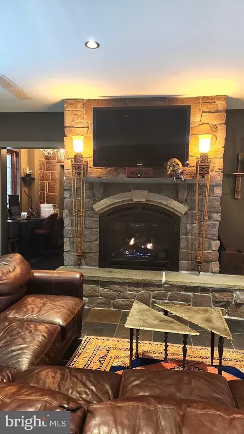 Living - 459 Mount Penn Rd, Reading, PA 19607 photo 1 of 2