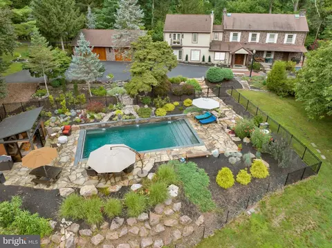 Exterior - 459 Mount Penn Rd, Reading, PA 19607 photo 11 of 32