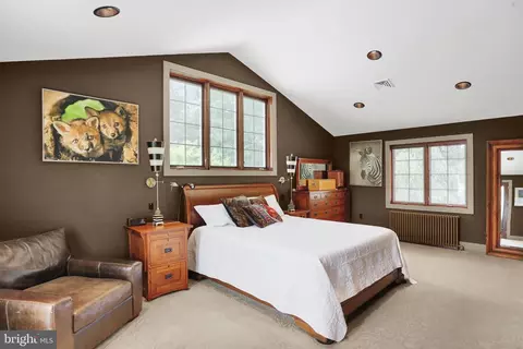 Bedroom - 459 Mount Penn Rd, Reading, PA 19607 photo 2 of 4