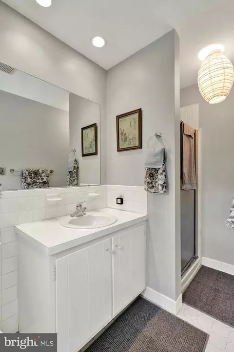 Bath - 7 Sandy Way, Reading, PA 19607 photo 5 of 6