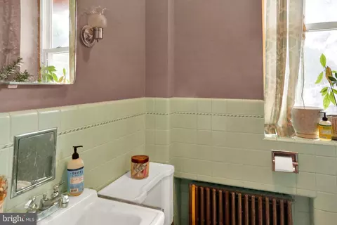 Bath - 132 Windsor St, Reading, PA 19601 photo 8 of 9