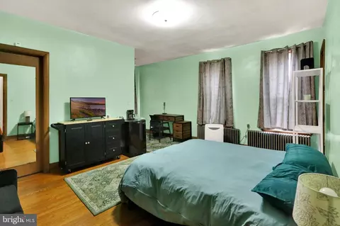 Bedroom - 132 Windsor St, Reading, PA 19601 photo 3 of 9