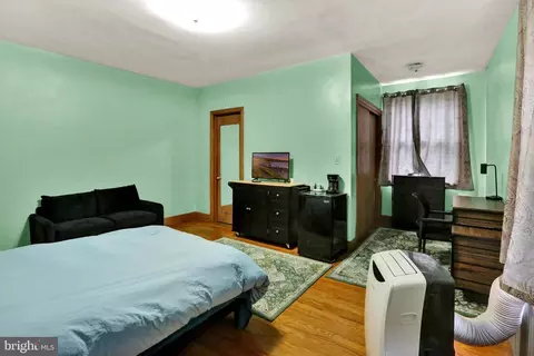 Bedroom - 132 Windsor St, Reading, PA 19601 photo 4 of 9