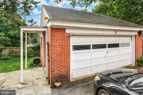 Exterior - 132 Windsor St, Reading, PA 19601 photo 1 of 3