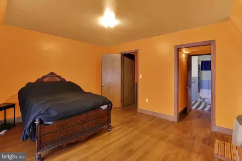 Bedroom - 132 Windsor St, Reading, PA 19601 photo 2 of 9