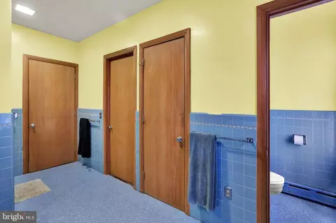 Entry Way - 132 Windsor St, Reading, PA 19601 photo 1 of 2