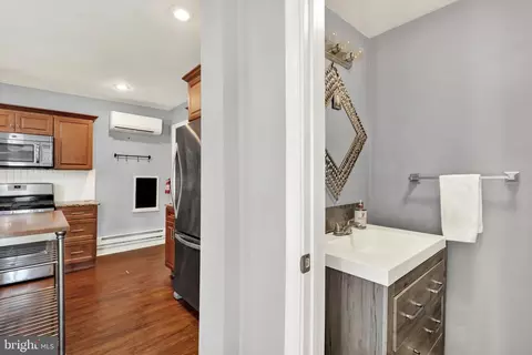 Entry Way - 36 Laird St, Reading, PA 19609 photo 3 of 5