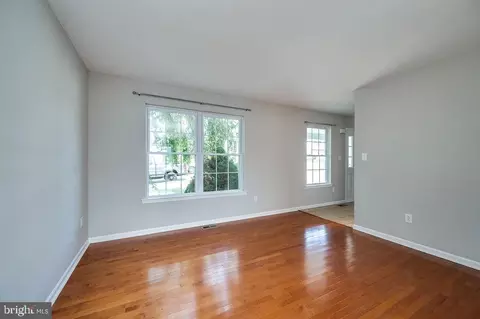 Living - 114 Eagles Ln, Reading, PA 19608 photo 5 of 6