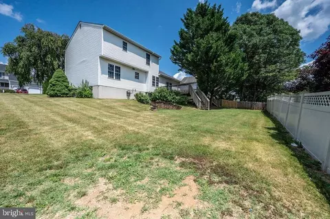 Exterior - 114 Eagles Ln, Reading, PA 19608 photo 8 of 10