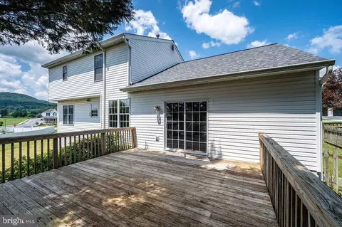 Exterior - 114 Eagles Ln, Reading, PA 19608 photo 7 of 10