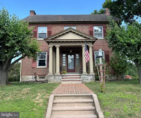 325 325 A Reber St, Shoemakersville, PA 19555
