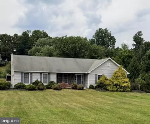 44 Beaver Valley Ct, Birdsboro, PA 19508