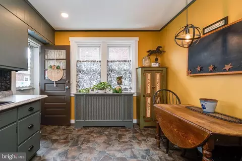 Entry Way - 1532 Fayette Ave, Reading, PA 19607 photo 3 of 3