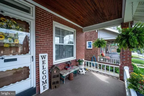 Exterior - 1532 Fayette Ave, Reading, PA 19607 photo 5 of 12