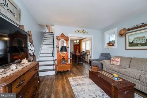 Entry Way - 1532 Fayette Ave, Reading, PA 19607 photo 2 of 3