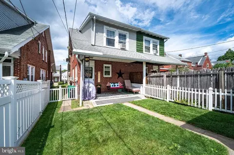 Exterior - 1532 Fayette Ave, Reading, PA 19607 photo 7 of 12
