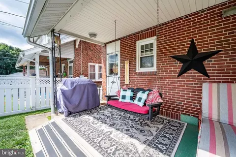 Exterior - 1532 Fayette Ave, Reading, PA 19607 photo 10 of 12