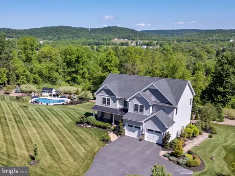 57 Livingstone Dr, Birdsboro, PA 19508