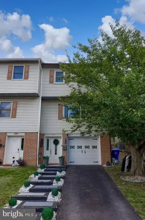 1326 Fairview St, Reading, PA 19602