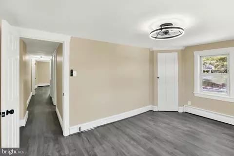 Entry Way - 929 John St, Reading, PA 19607 photo 4 of 5