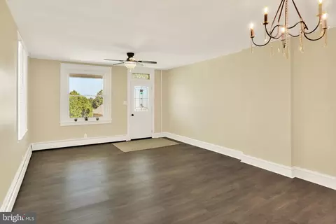 Living - 929 John St, Reading, PA 19607 photo 2 of 2
