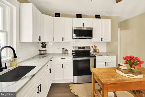 Kitchen - 929 John St, Reading, PA 19607 photo 2 of 2