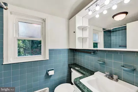 Bath - 1835 Alsace Rd, Reading, PA 19604 photo 1 of 4