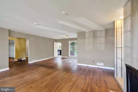 Living - 1835 Alsace Rd, Reading, PA 19604 photo 5 of 5
