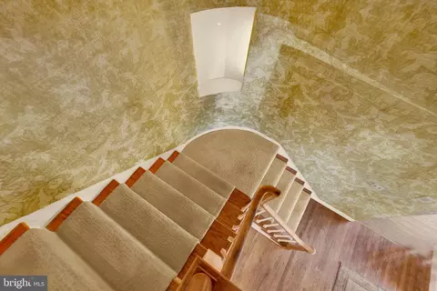 Entry Way - 1835 Alsace Rd, Reading, PA 19604 photo 2 of 3