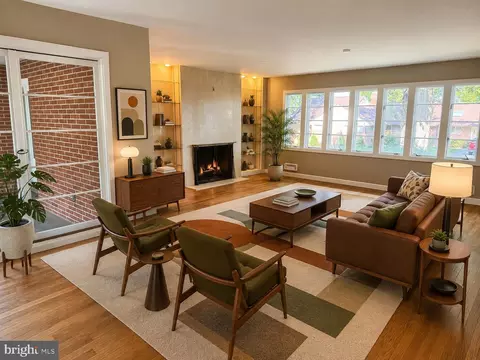 Living - 1835 Alsace Rd, Reading, PA 19604 photo 2 of 5