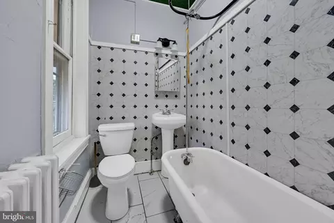 Bath - 643 N 3rd St, Reading, PA 19601 photo 2 of 3