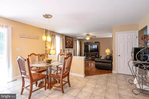 Dining - 738 Maria Ave, Sinking Spring, PA 19608 photo 3 of 3