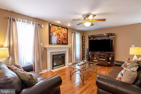Living - 738 Maria Ave, Sinking Spring, PA 19608 photo 1 of 2