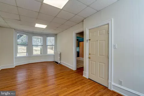 Living - 1257 Eckert Ave, Reading, PA 19602 photo 6 of 7