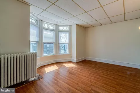 Living - 1257 Eckert Ave, Reading, PA 19602 photo 2 of 7