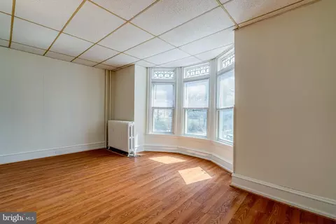 Living - 1257 Eckert Ave, Reading, PA 19602 photo 4 of 7