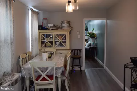 Entry Way - 1124 Spruce St, Reading, PA 19602 photo 1 of 4