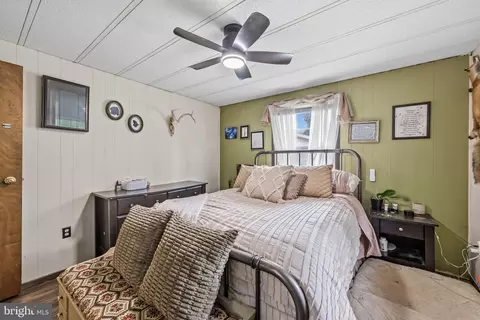 Bedroom - 143 Aspen Ave, Sinking Spring, PA 19608 photo 2 of 5