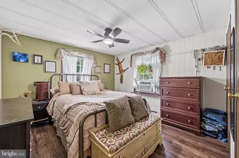 Bedroom - 143 Aspen Ave, Sinking Spring, PA 19608 photo 1 of 5