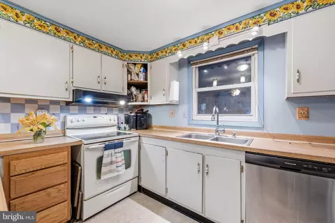 Kitchen - 143 Aspen Ave, Sinking Spring, PA 19608 photo 2 of 2