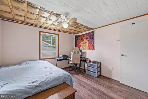 Bedroom - 143 Aspen Ave, Sinking Spring, PA 19608 photo 3 of 5