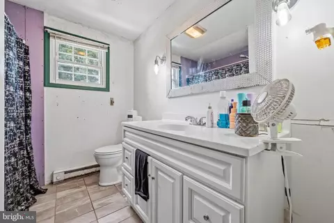 Bath - 143 Aspen Ave, Sinking Spring, PA 19608 photo 1 of 2