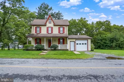 8 Cemetery Rd, Fleetwood, PA 19522