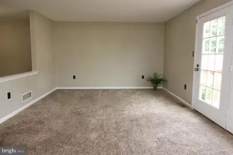 Living - 2906 Marvin Dr, Reading, PA 19608 photo 4 of 8