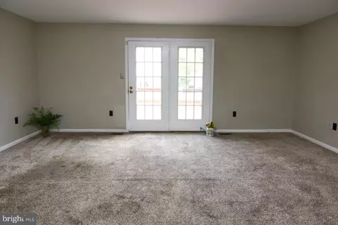 Living - 2906 Marvin Dr, Reading, PA 19608 photo 3 of 8