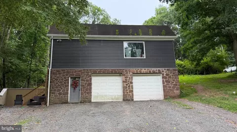 986 Golf Crse, Birdsboro, PA 19508